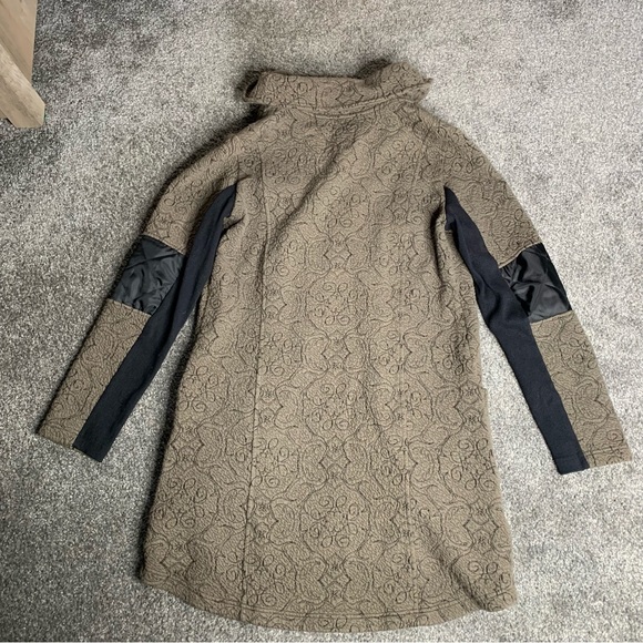 Tonia Debellis green 3d longline jacket - Picture 7 of 10